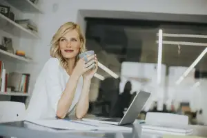 Tomar café no trabalho pode aumentar a produtividade