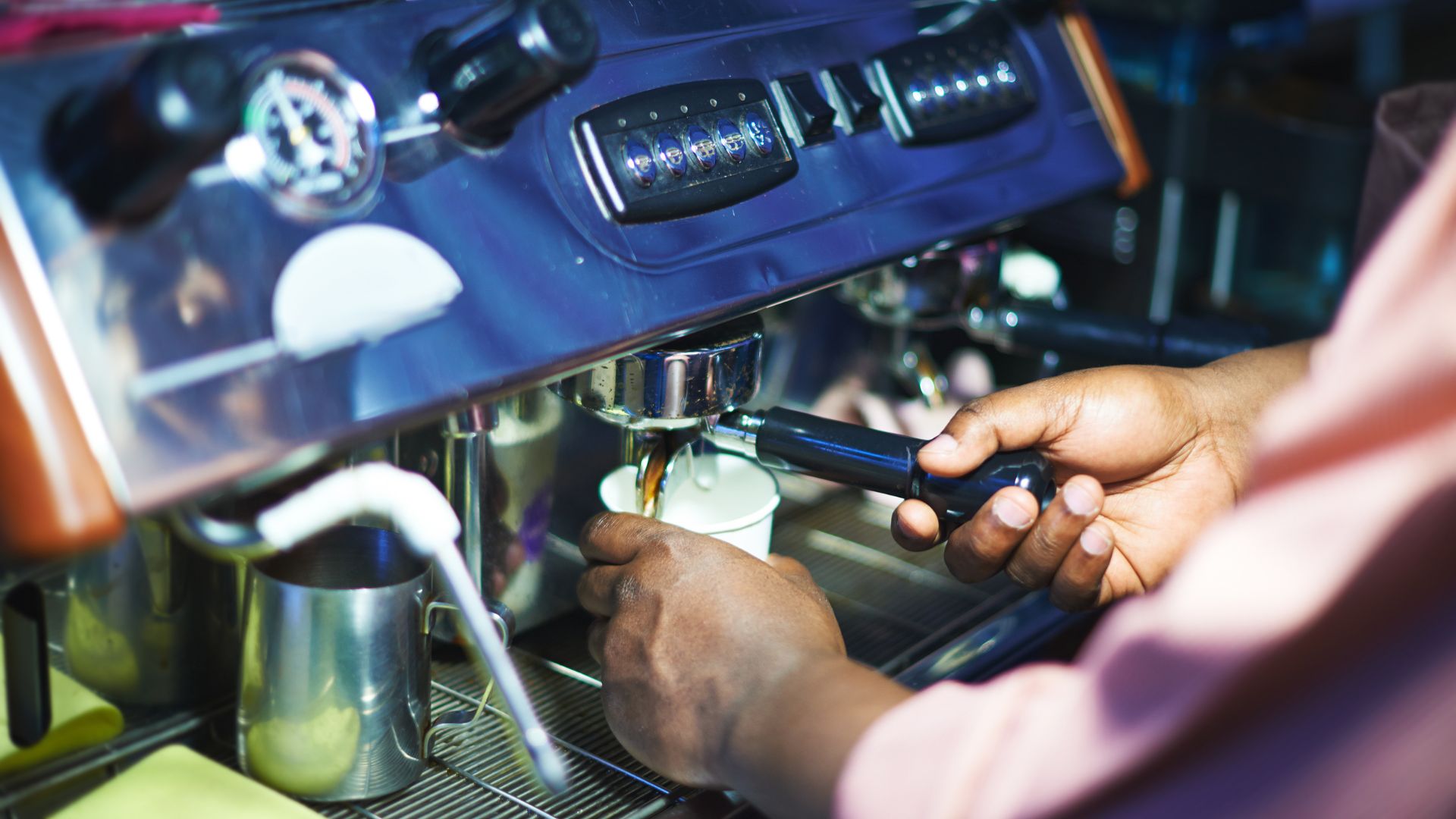Conserto cafeteira nespresso: dicas para resolver problemas e economizar