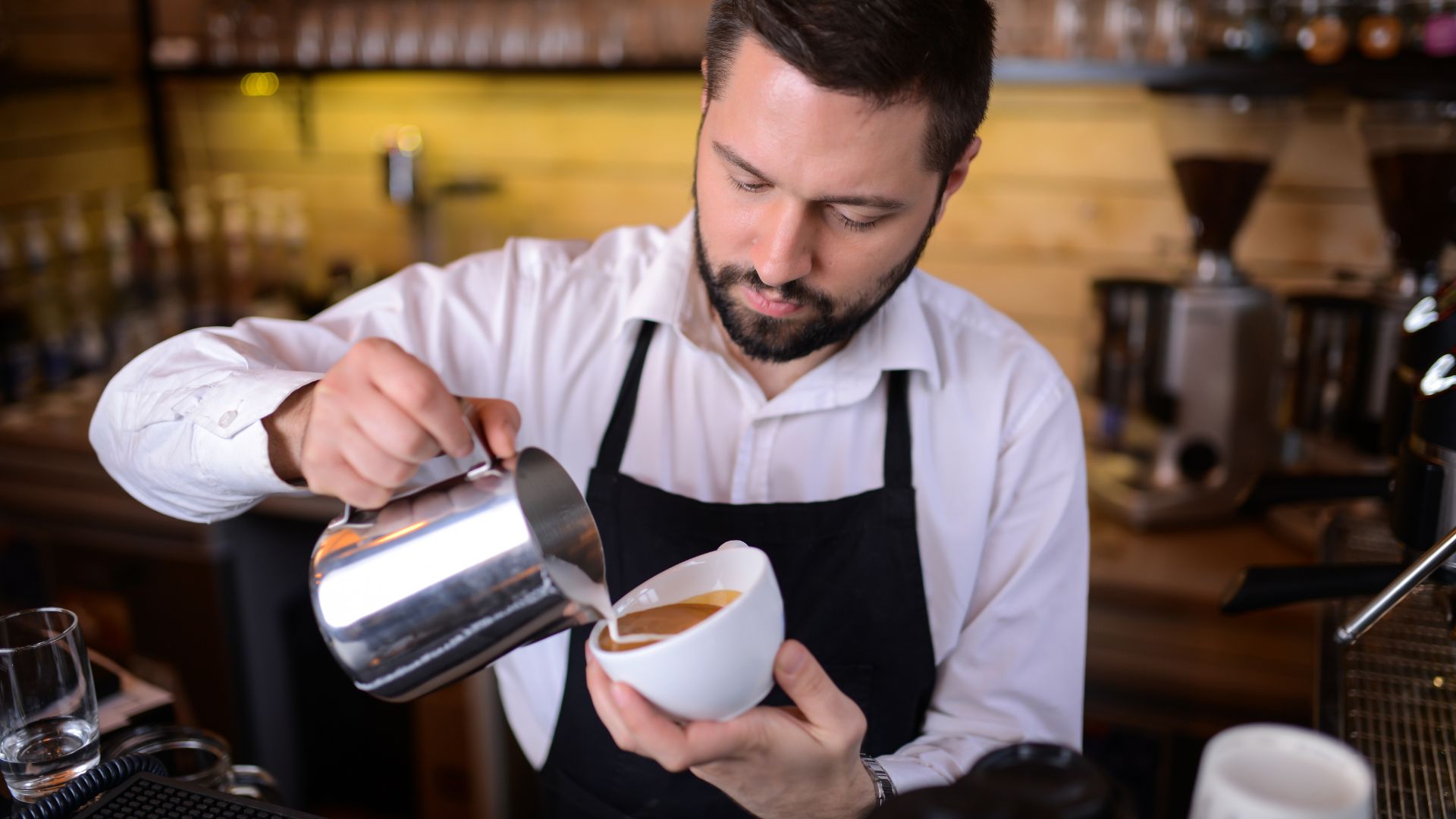 Máquina de Café Expresso com Moedor: Torne-se um Barrista em casa